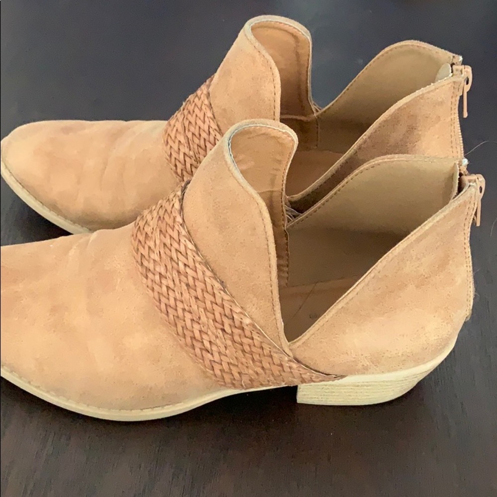 Braided Booties - Picture 2 of 3